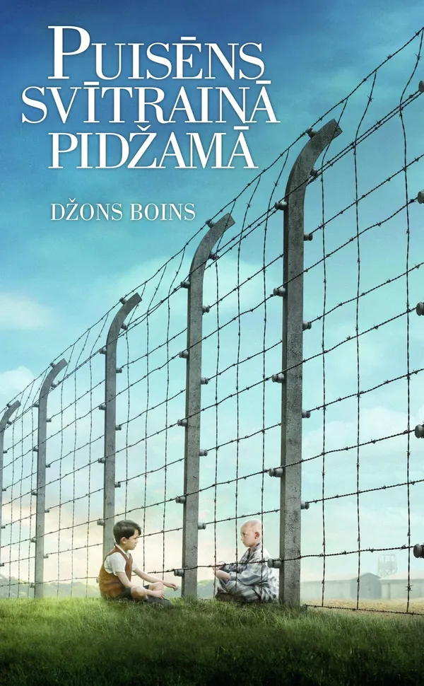 Puisēns svītrainā pidžamā